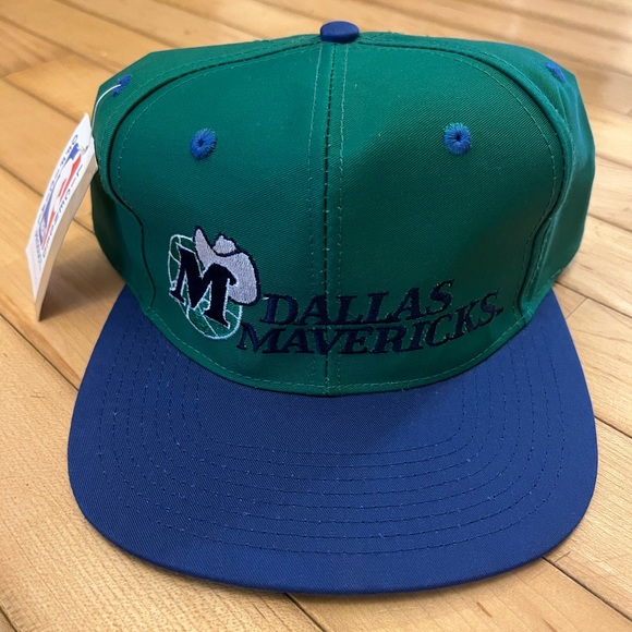 Dallas Mavericks SnapBack Hat - Picture 1 of 5